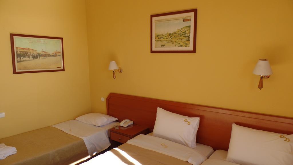 Cavo D' Oro Hotel Piraeus Exterior photo