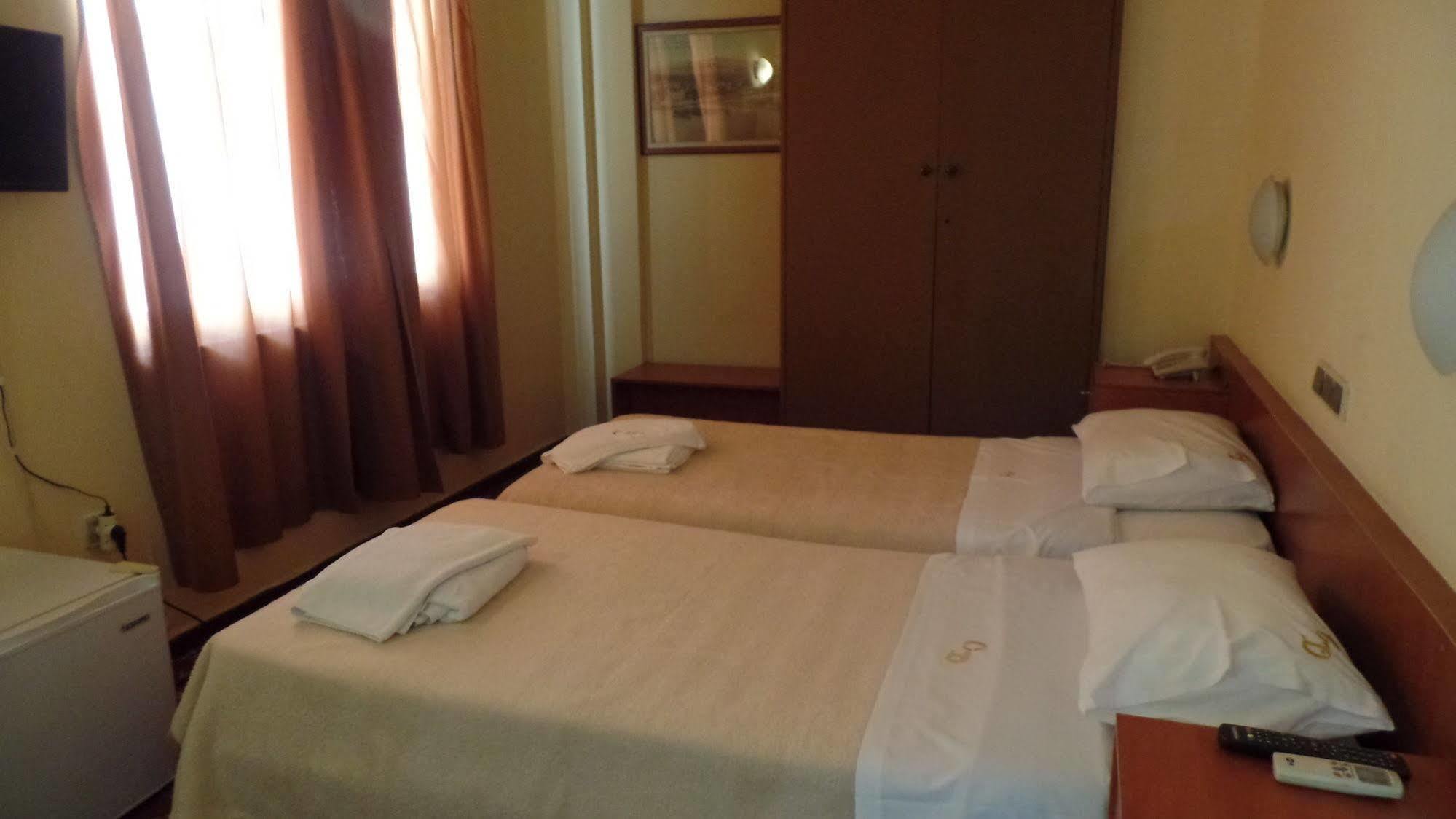 Cavo D' Oro Hotel Piraeus Exterior photo